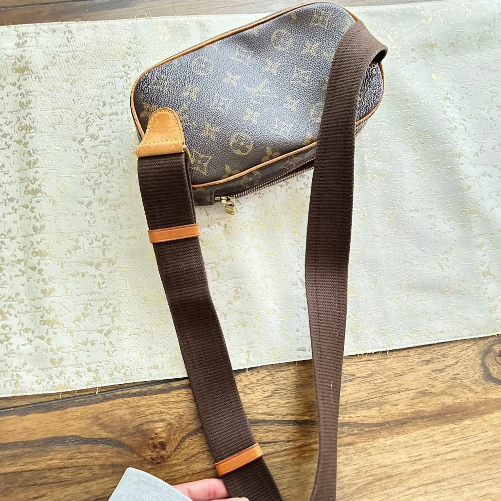 Louis Vuitton Gange Monogram Crossbody - Picture 5 of 16
